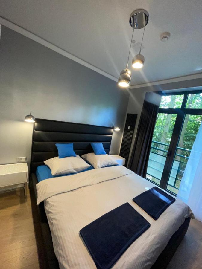 Navy Blue Z Tarasem Apartment Serock